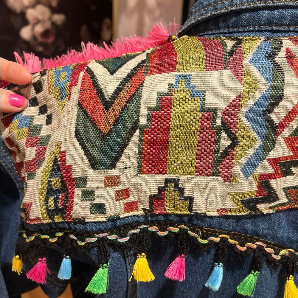 Unique jean jacket. - Picture 5 of 5